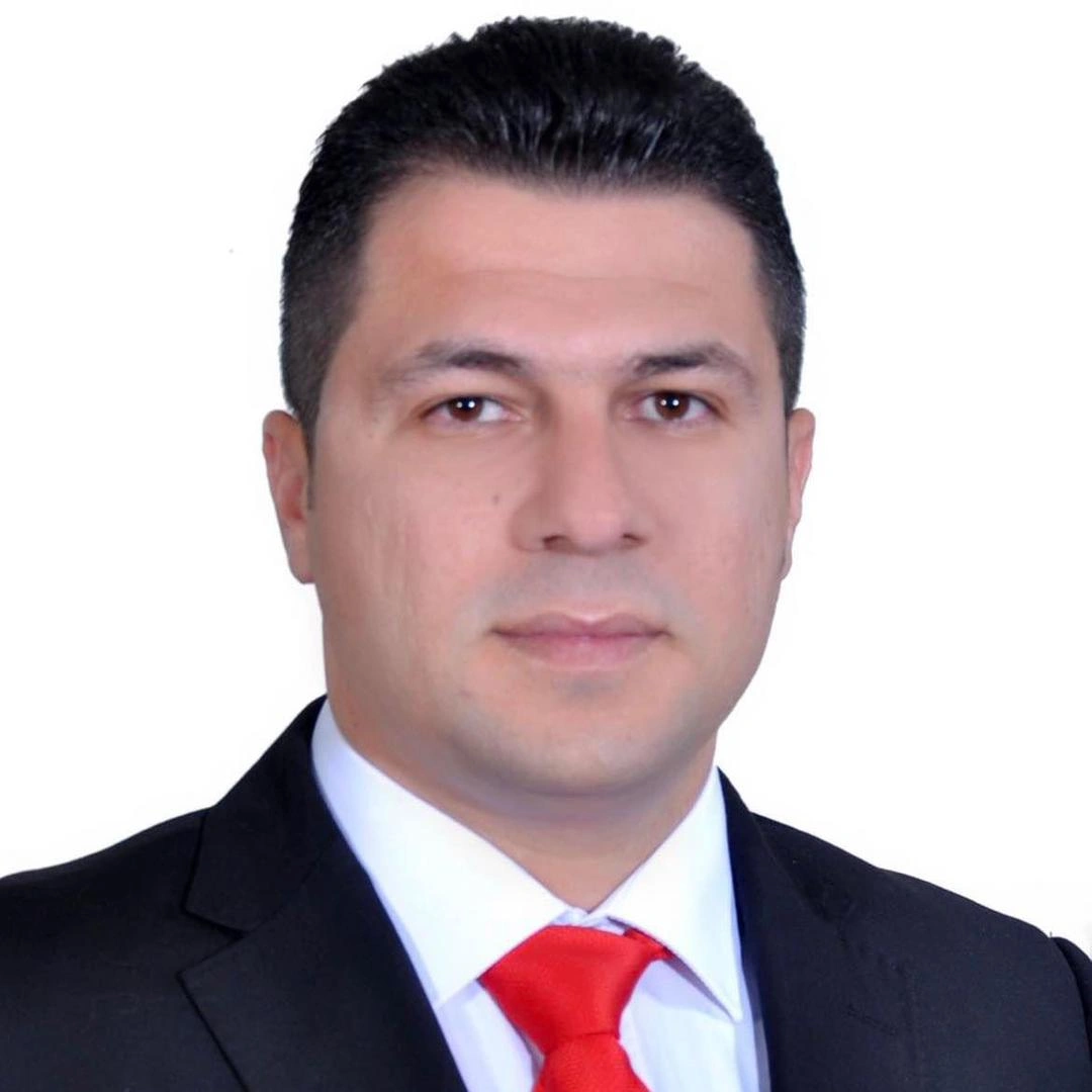 الاستاذ.علي شحادة